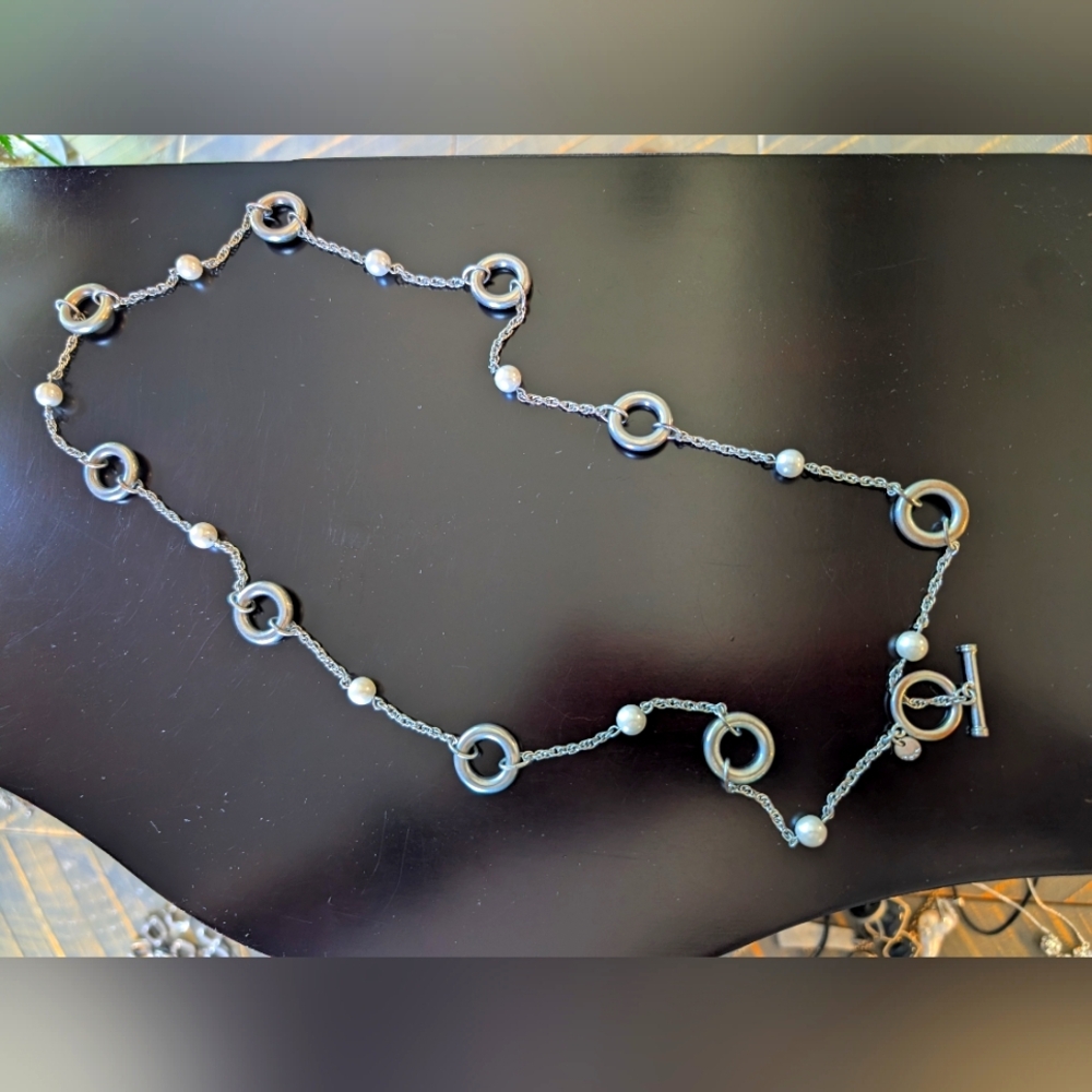 Elegant Silver and Pearl Necklace